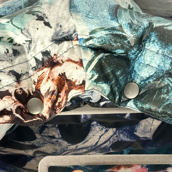 Pure + Good Anthropologie Floral Puffer Vest – Hooded, Lightweight, Watercolor - Picture 6 of 8